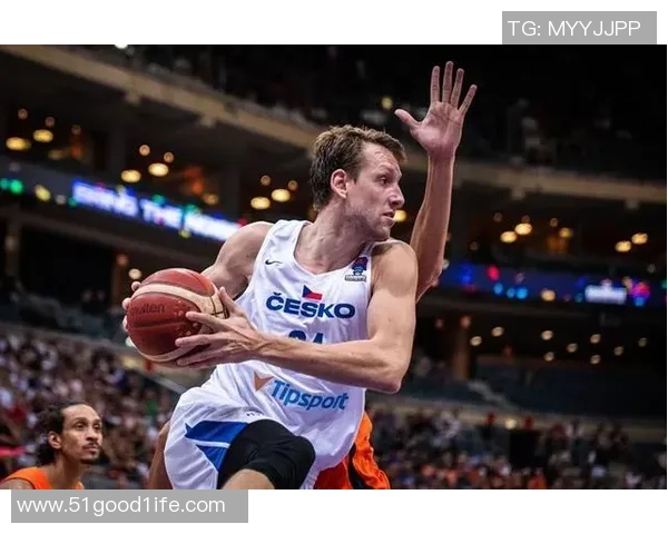 重庆篮球队在欧锦赛中的比赛经验与表现深度解析